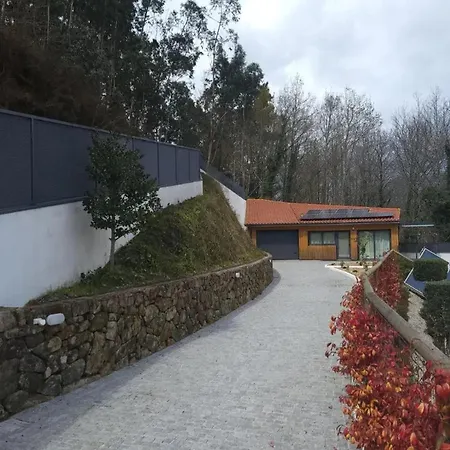 Welcoming House With Pool In Lomba *